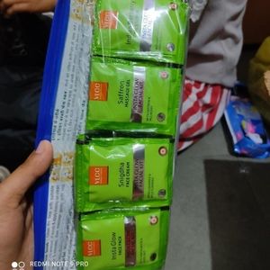 Facial kit